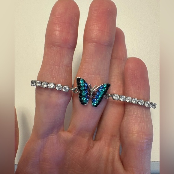 Adjustable Silver Rhinestone Butterfly Bracelet - Picture 3 of 7